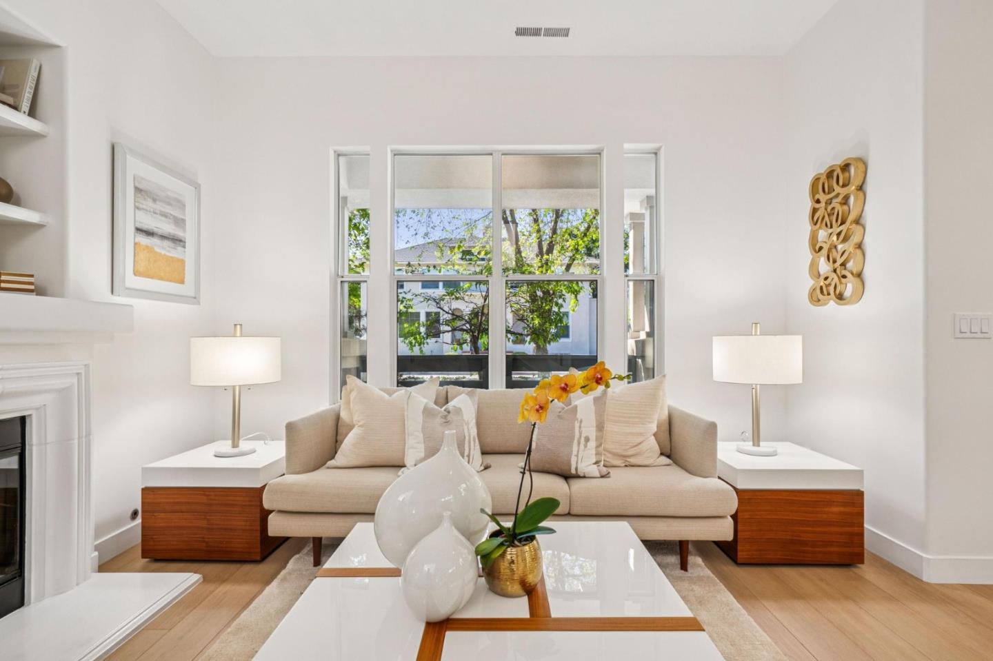 Detail Gallery Image 10 of 53 For 206 Everett Ave, Palo Alto,  CA 94301 - 3 Beds | 2/1 Baths