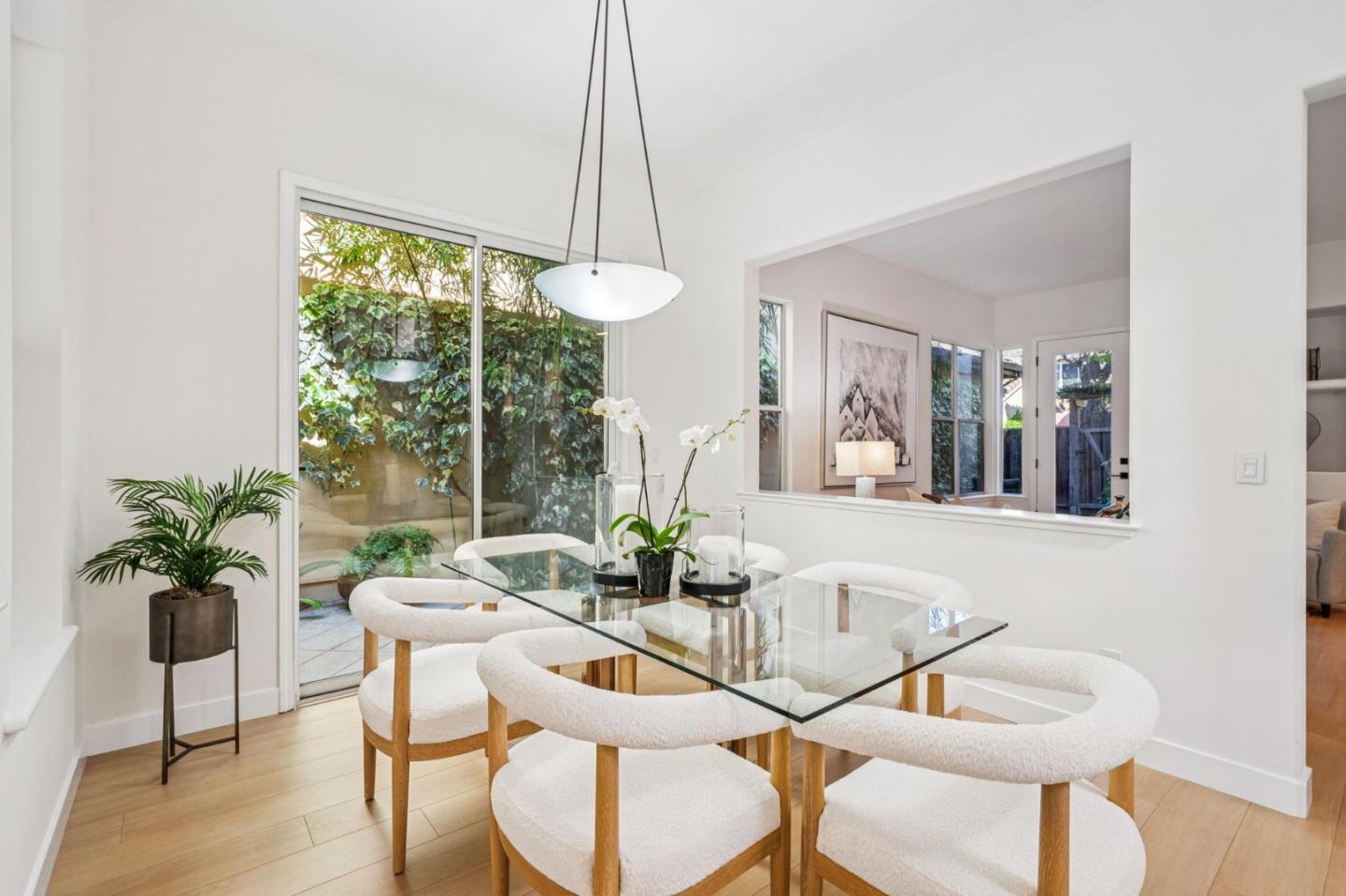 Detail Gallery Image 14 of 53 For 206 Everett Ave, Palo Alto,  CA 94301 - 3 Beds | 2/1 Baths