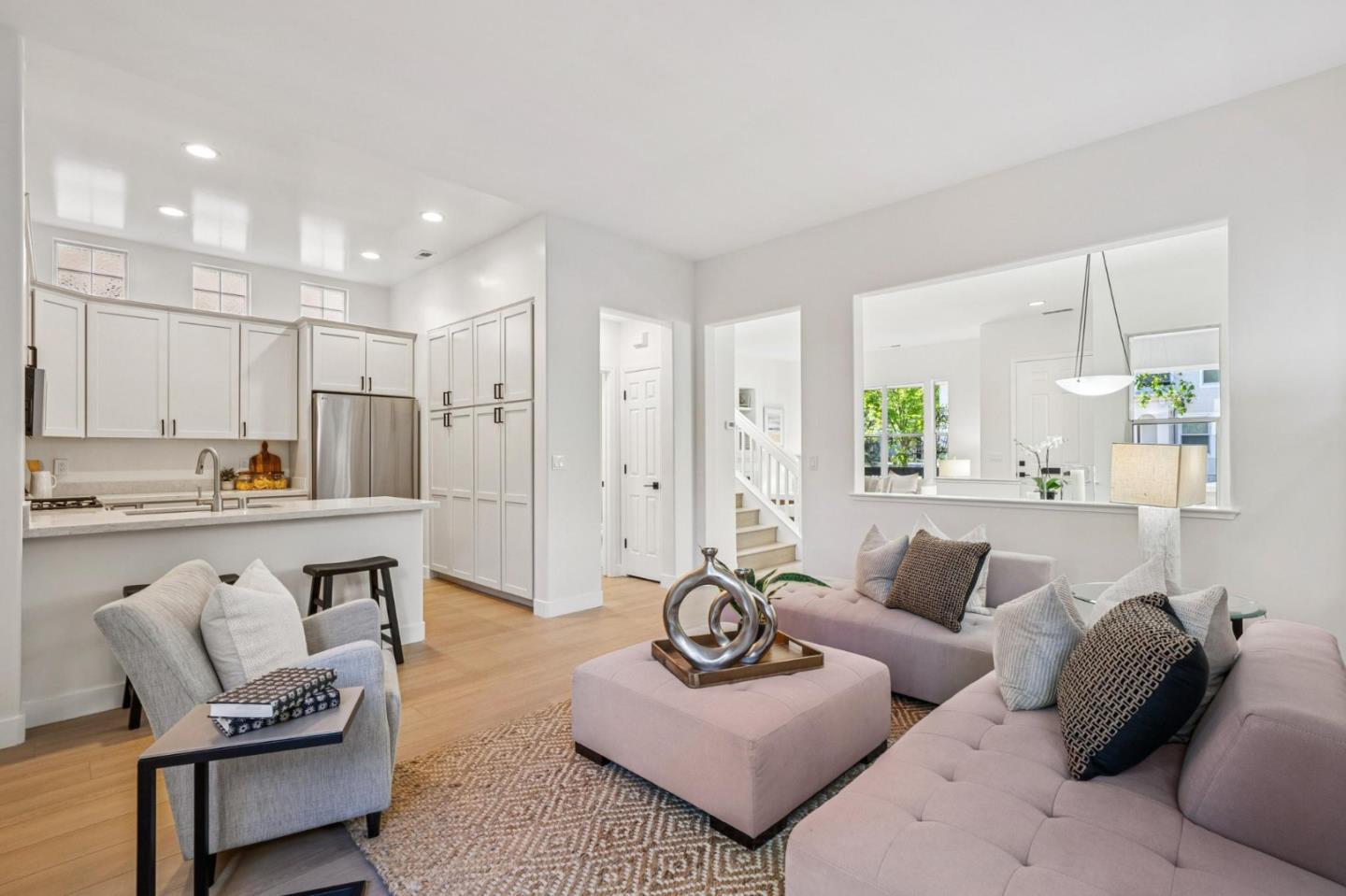 Detail Gallery Image 16 of 53 For 206 Everett Ave, Palo Alto,  CA 94301 - 3 Beds | 2/1 Baths