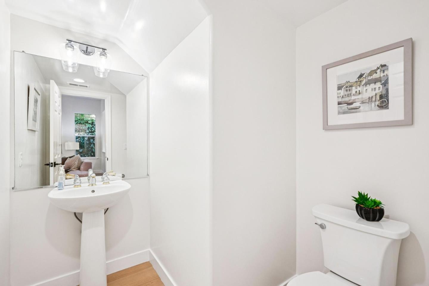 Detail Gallery Image 23 of 53 For 206 Everett Ave, Palo Alto,  CA 94301 - 3 Beds | 2/1 Baths