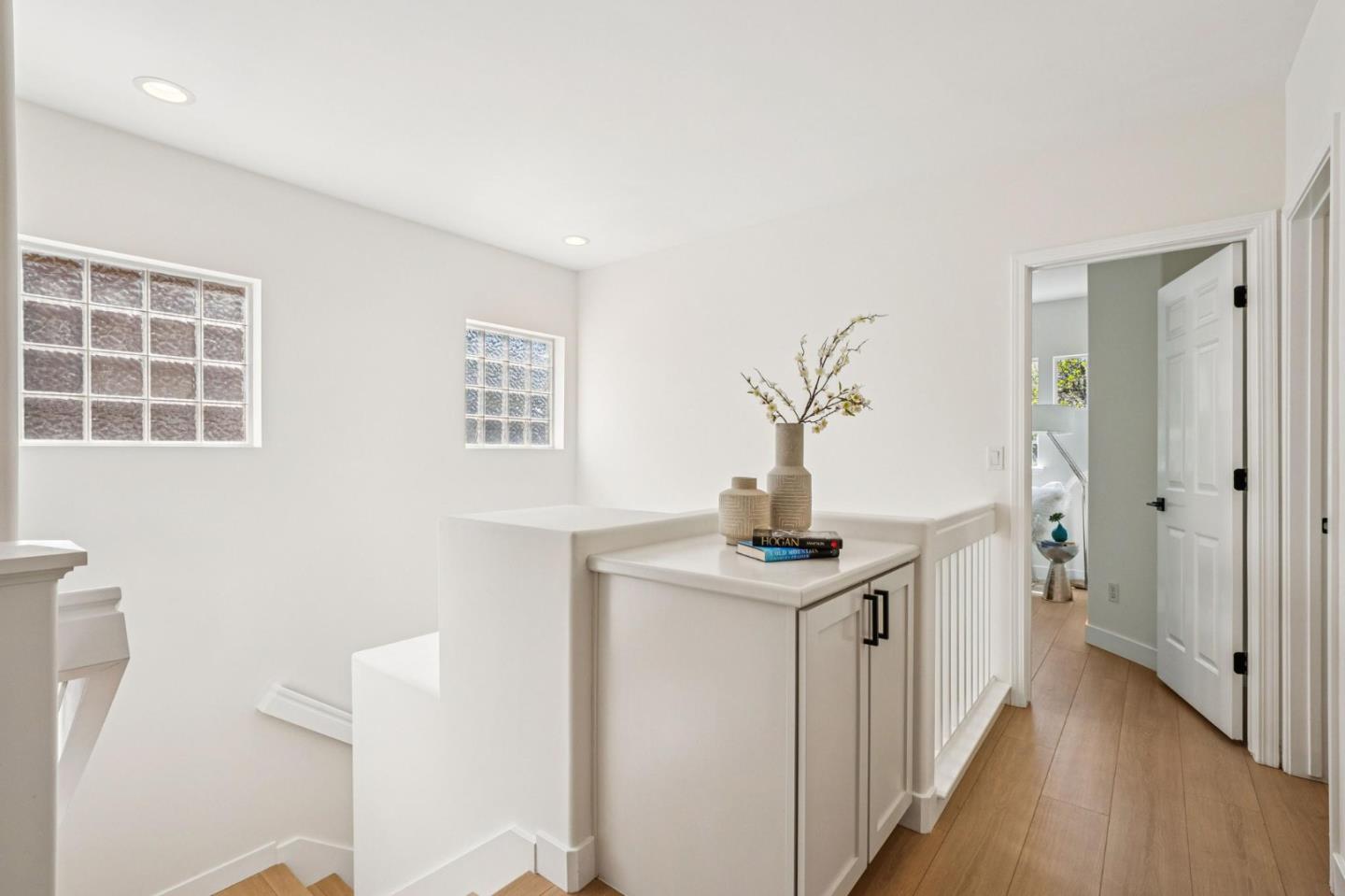 Detail Gallery Image 25 of 53 For 206 Everett Ave, Palo Alto,  CA 94301 - 3 Beds | 2/1 Baths