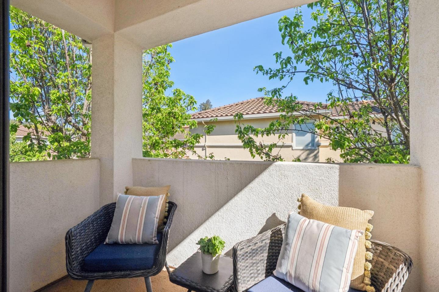 Detail Gallery Image 30 of 53 For 206 Everett Ave, Palo Alto,  CA 94301 - 3 Beds | 2/1 Baths