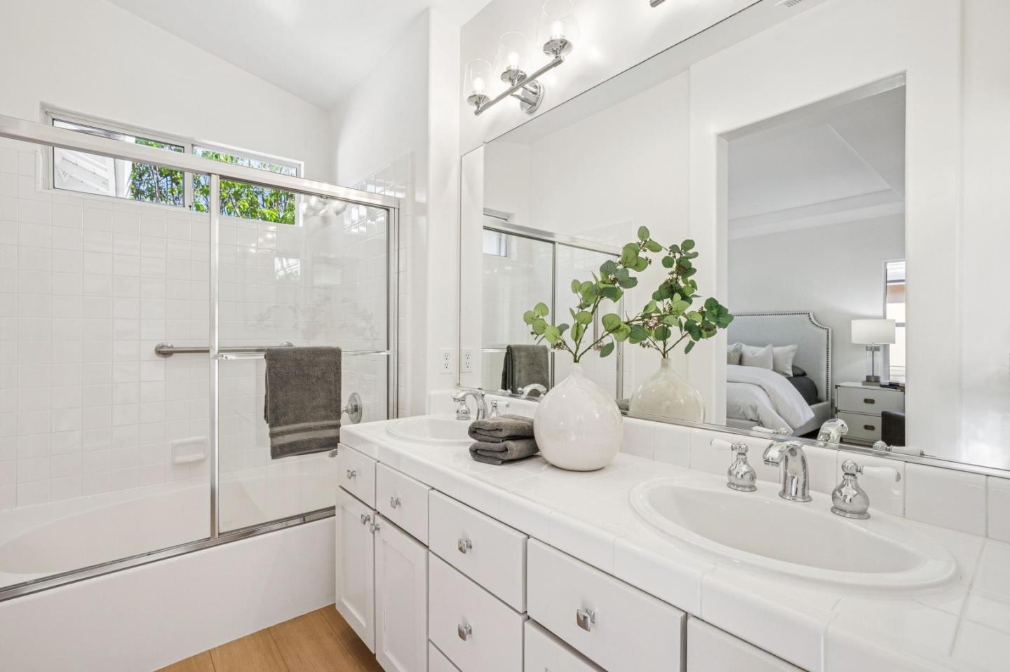 Detail Gallery Image 32 of 53 For 206 Everett Ave, Palo Alto,  CA 94301 - 3 Beds | 2/1 Baths