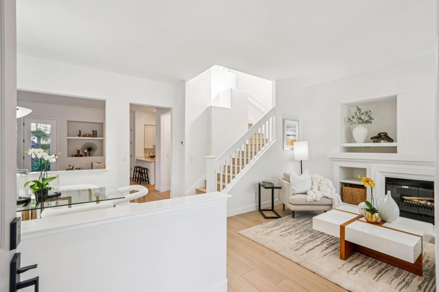 Detail Gallery Image 7 of 53 For 206 Everett Ave, Palo Alto,  CA 94301 - 3 Beds | 2/1 Baths