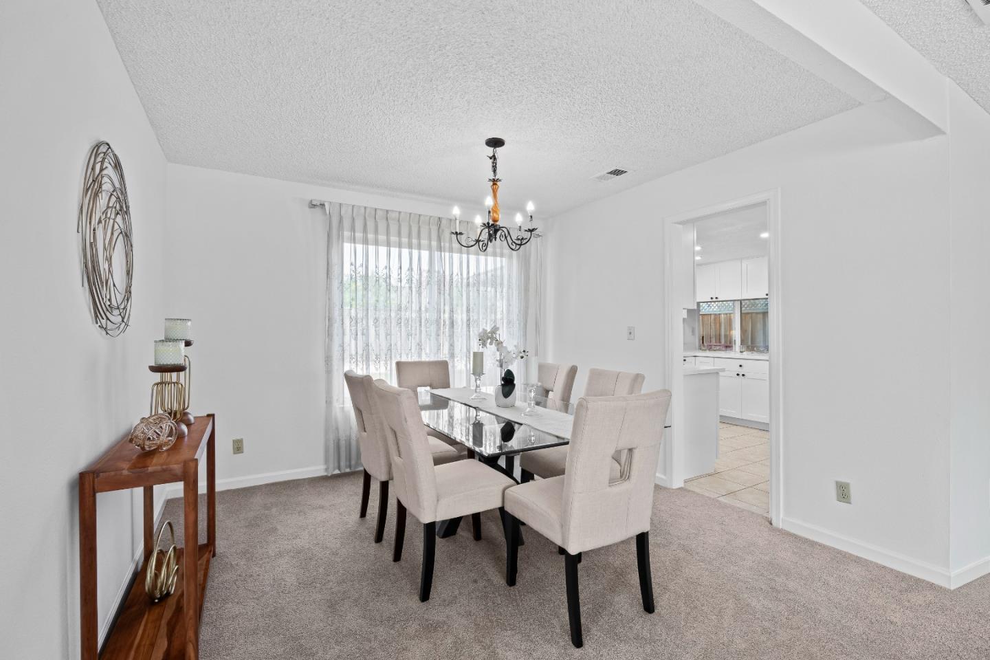 Detail Gallery Image 11 of 37 For 515 Fontanelle Ct, San Jose,  CA 95111 - 4 Beds | 2/1 Baths