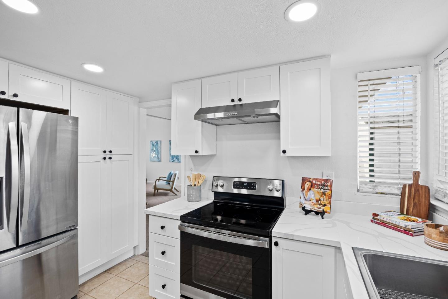 Detail Gallery Image 13 of 37 For 515 Fontanelle Ct, San Jose,  CA 95111 - 4 Beds | 2/1 Baths