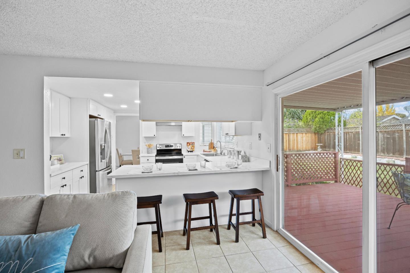 Detail Gallery Image 16 of 37 For 515 Fontanelle Ct, San Jose,  CA 95111 - 4 Beds | 2/1 Baths