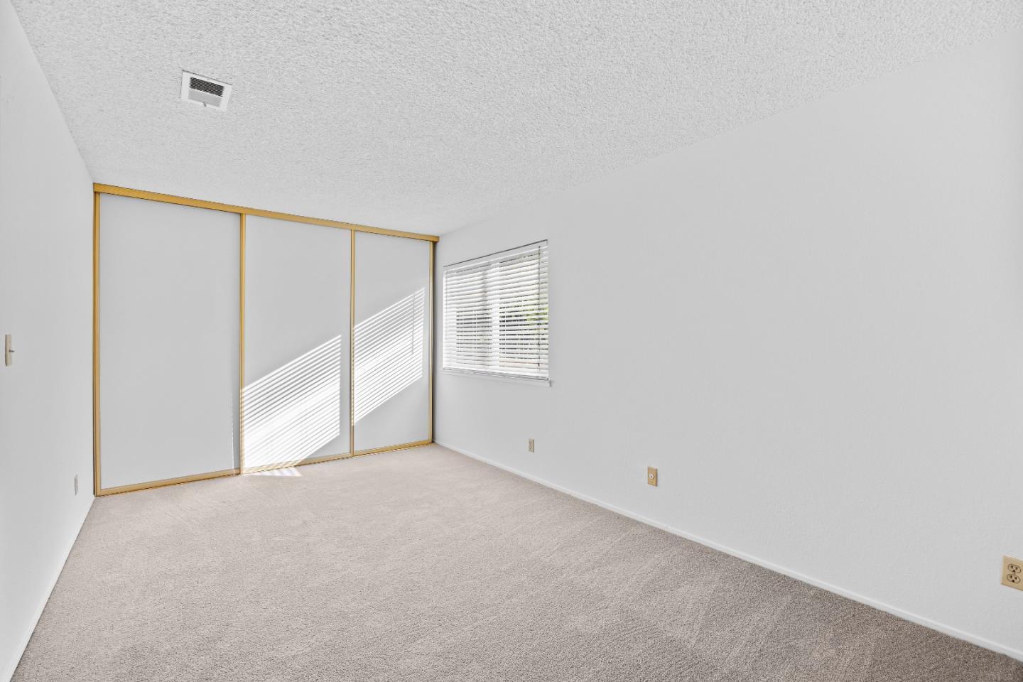 Detail Gallery Image 29 of 37 For 515 Fontanelle Ct, San Jose,  CA 95111 - 4 Beds | 2/1 Baths