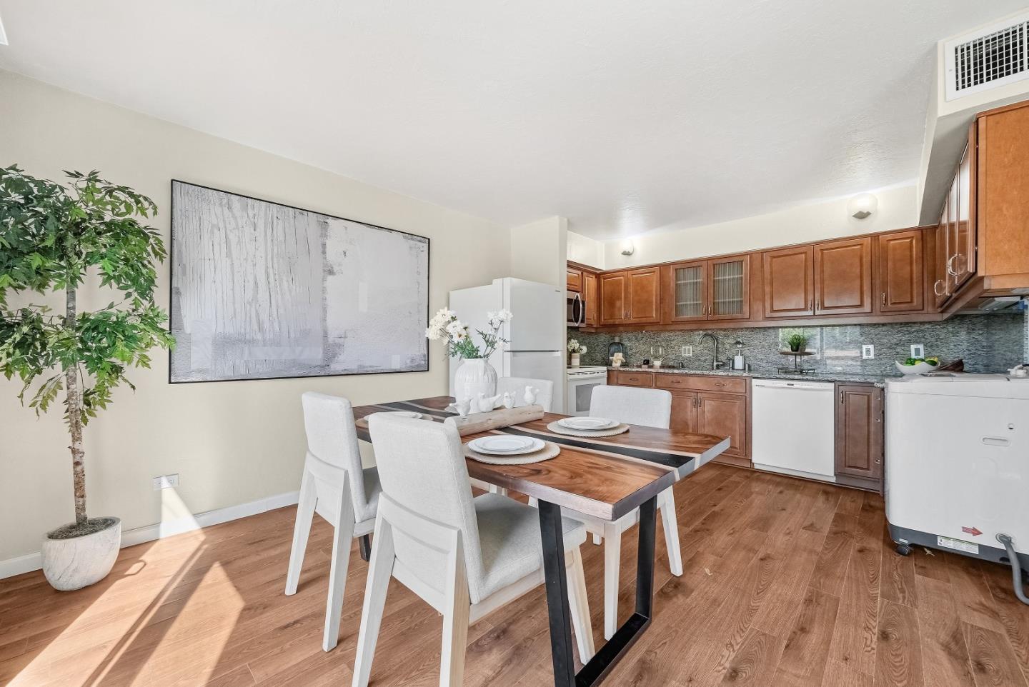 Photo #8: ML82041616 Listing: Photo #8