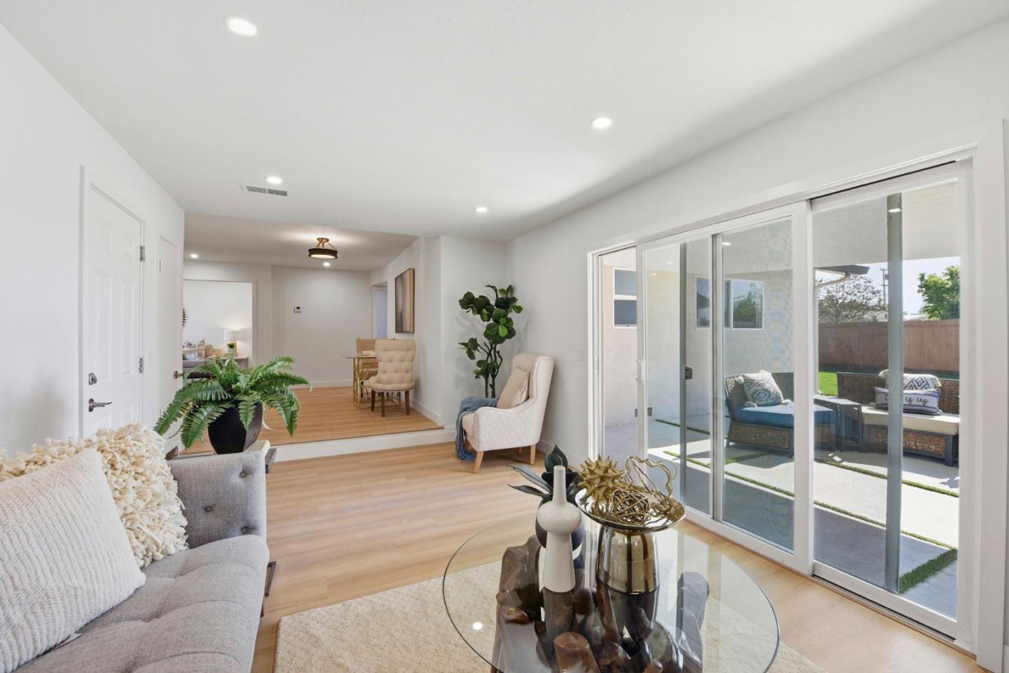 Detail Gallery Image 7 of 27 For 6446 Escallonia, Newark,  CA 94560 - 4 Beds | 2 Baths