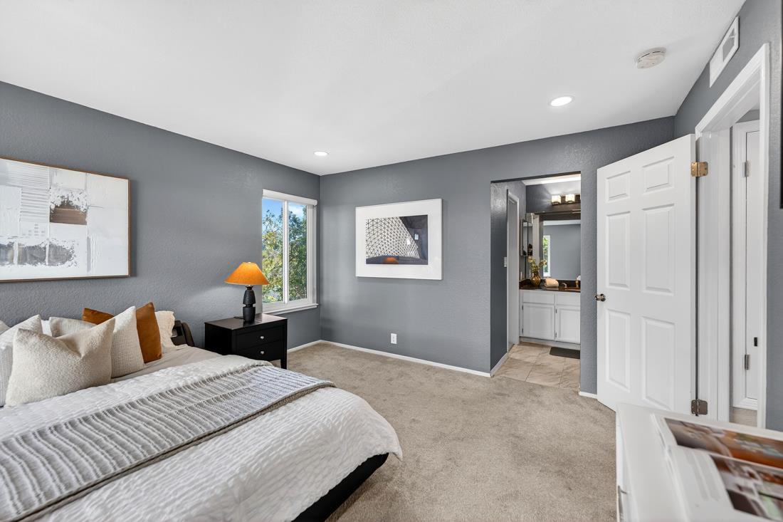 Detail Gallery Image 19 of 25 For 22103 Vista Del Plaza Ln #22,  Hayward,  CA 94541 - 3 Beds | 2 Baths