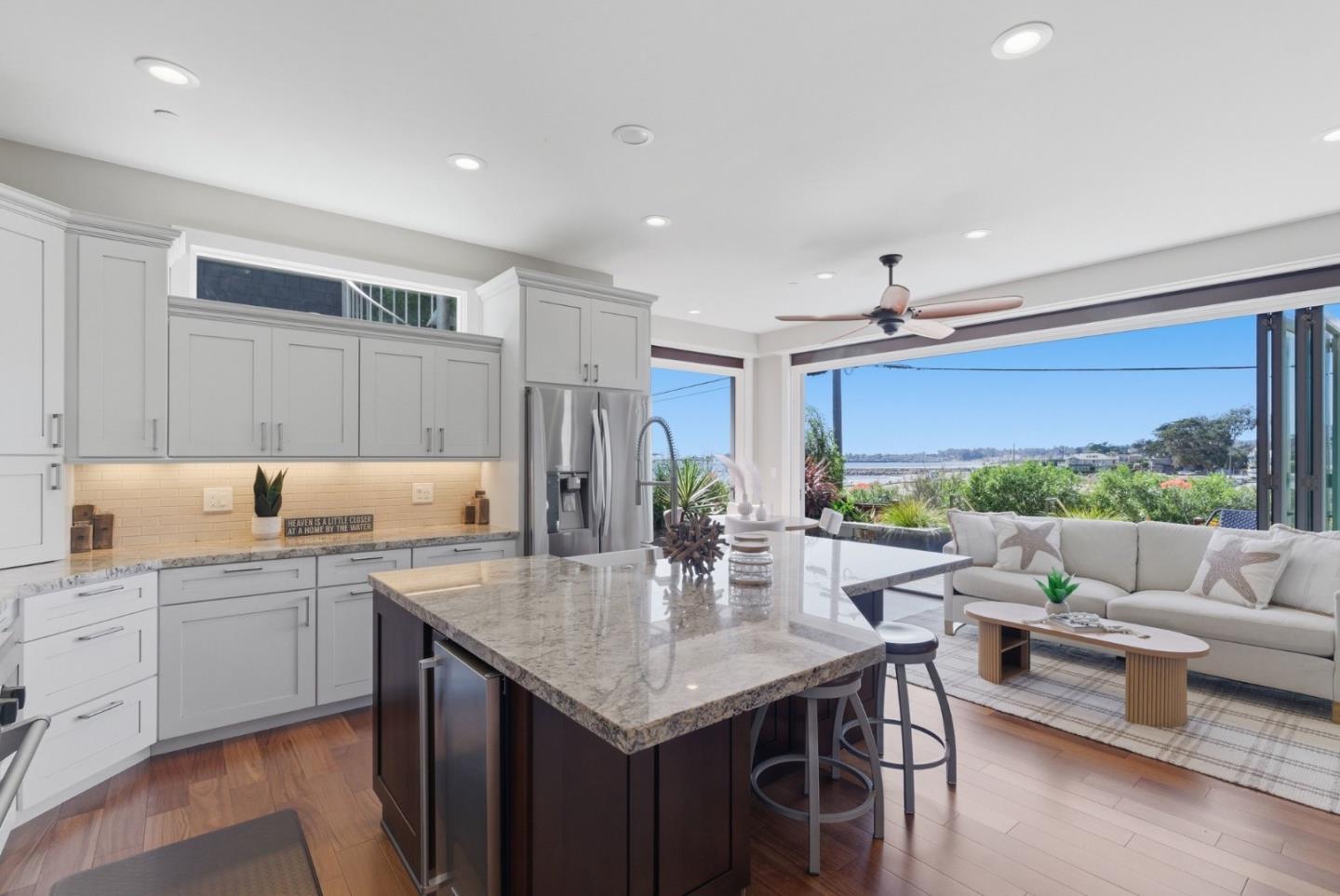 Detail Gallery Image 18 of 60 For 2974 E Cliff Dr, Santa Cruz,  CA 95062 - 3 Beds | 3 Baths