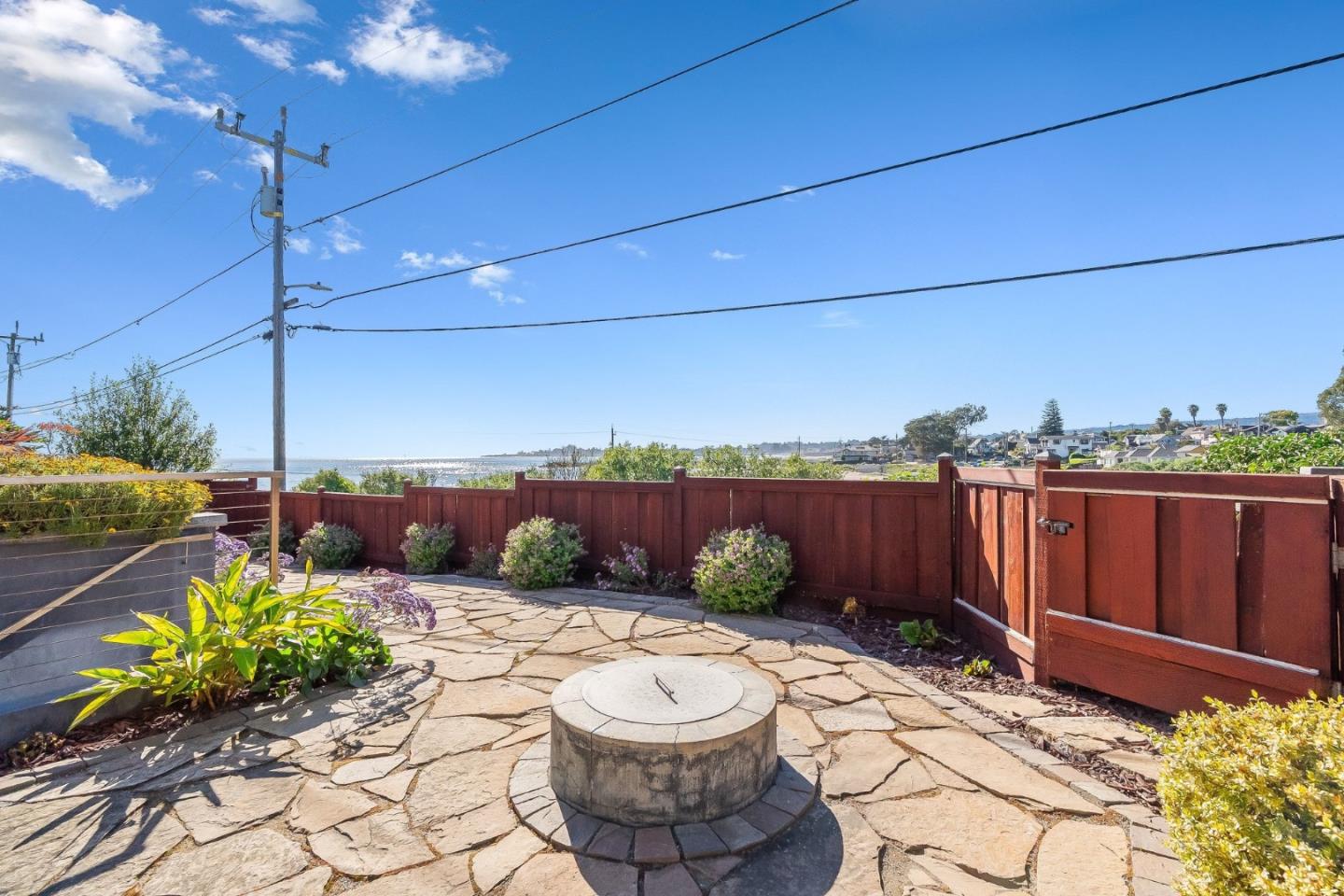 Detail Gallery Image 22 of 60 For 2974 E Cliff Dr, Santa Cruz,  CA 95062 - 3 Beds | 3 Baths