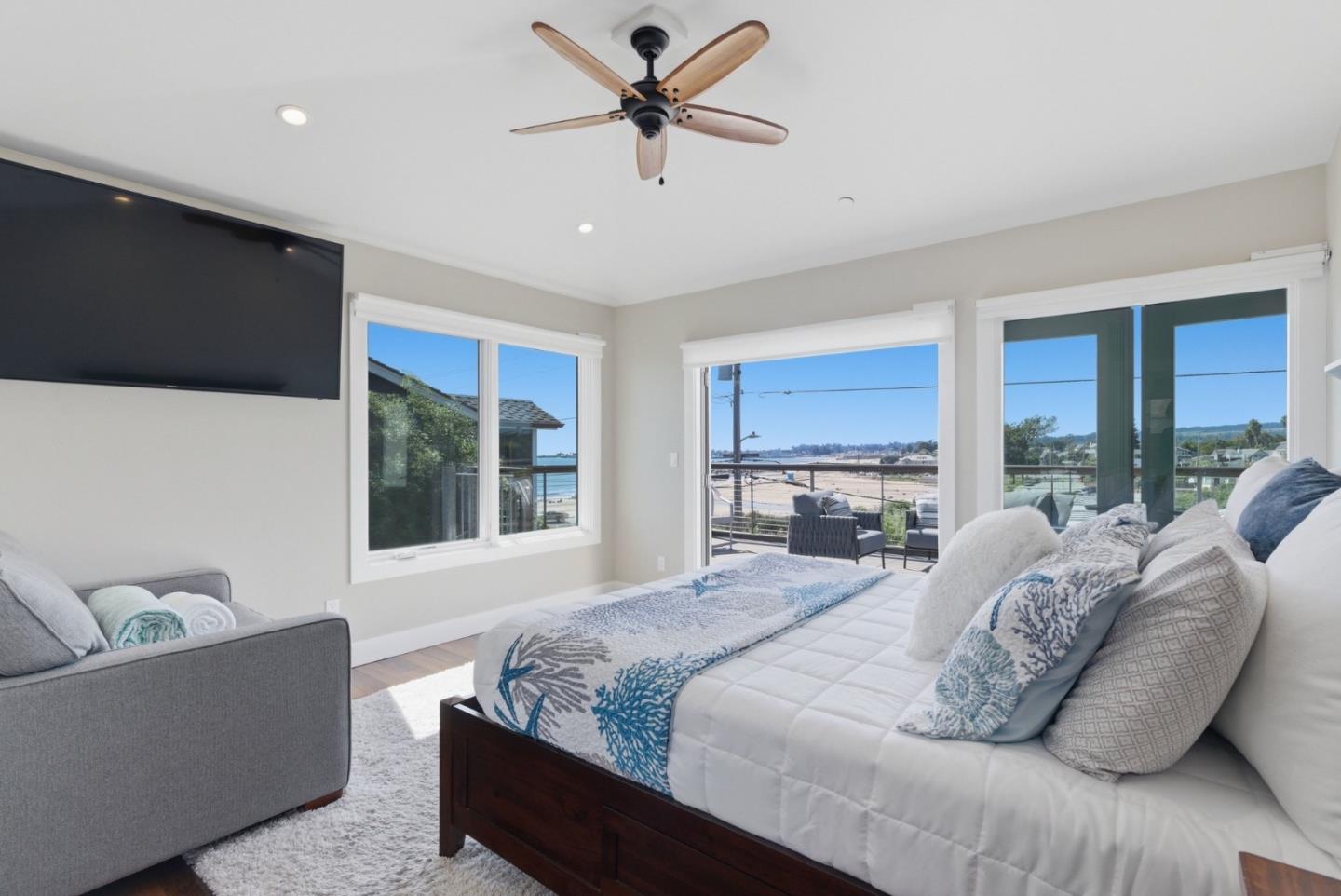 Detail Gallery Image 35 of 60 For 2974 E Cliff Dr, Santa Cruz,  CA 95062 - 3 Beds | 3 Baths