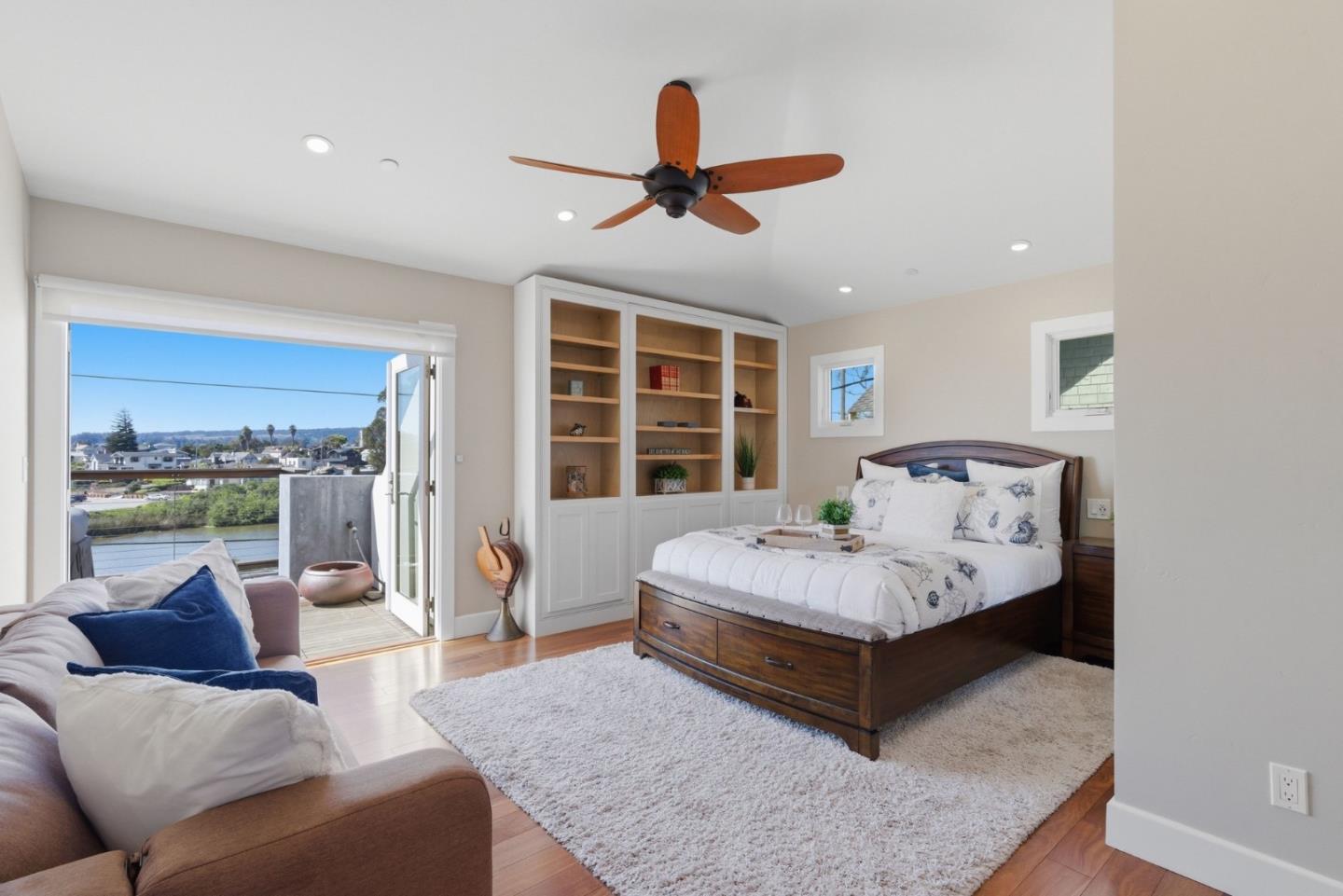 Detail Gallery Image 37 of 60 For 2974 E Cliff Dr, Santa Cruz,  CA 95062 - 3 Beds | 3 Baths