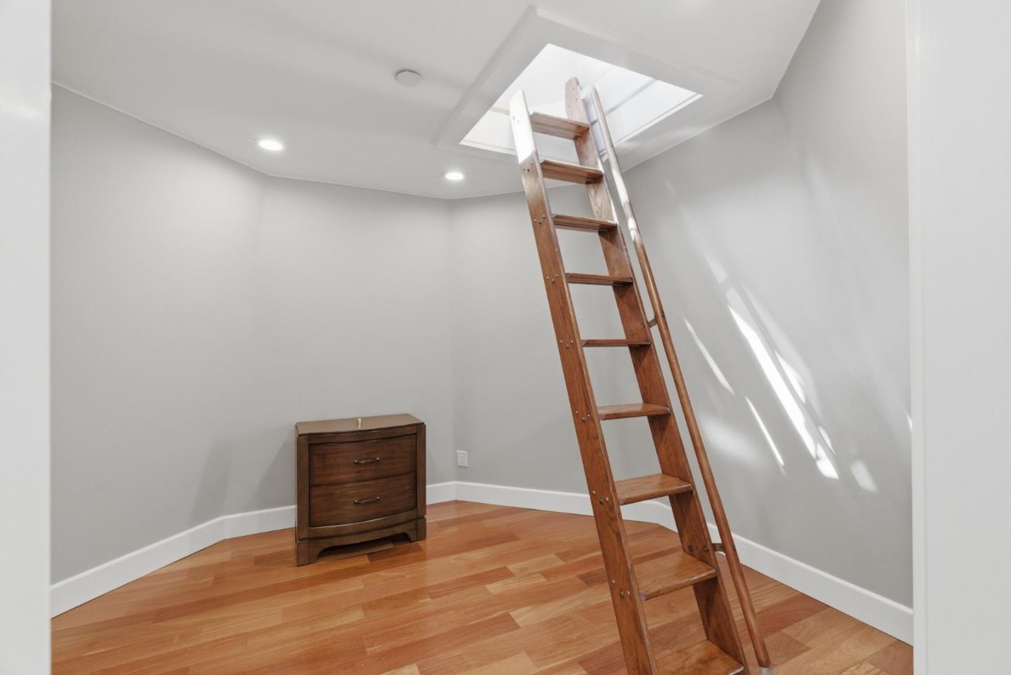 Detail Gallery Image 43 of 60 For 2974 E Cliff Dr, Santa Cruz,  CA 95062 - 3 Beds | 3 Baths