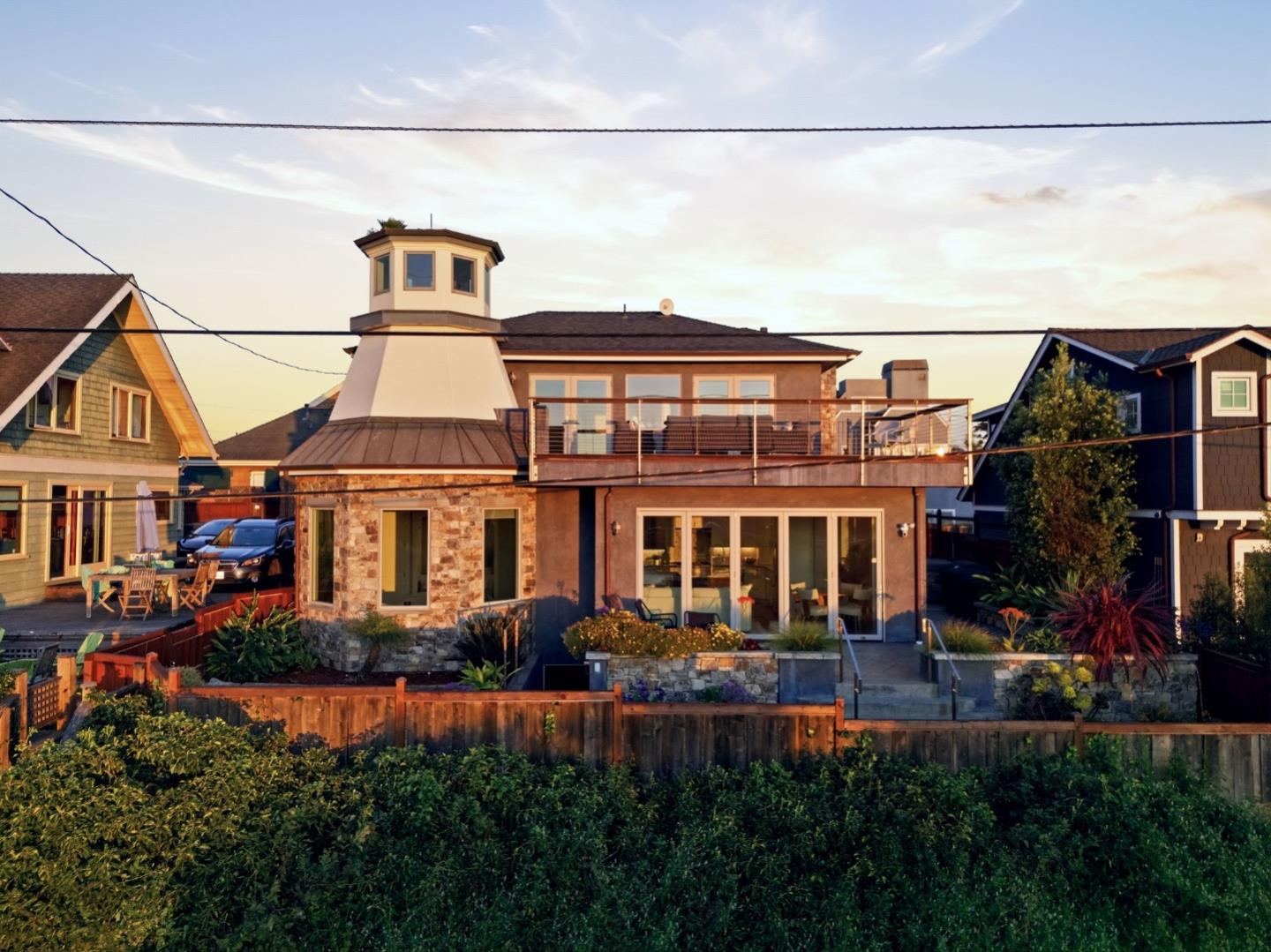 Detail Gallery Image 6 of 60 For 2974 E Cliff Dr, Santa Cruz,  CA 95062 - 3 Beds | 3 Baths