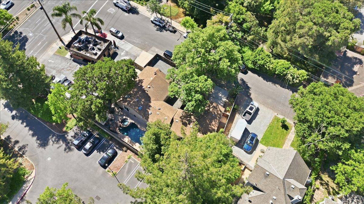 Detail Gallery Image 11 of 43 For 16737 Leroy Ave, Los Gatos,  CA 95032 - 4 Beds | 3 Baths