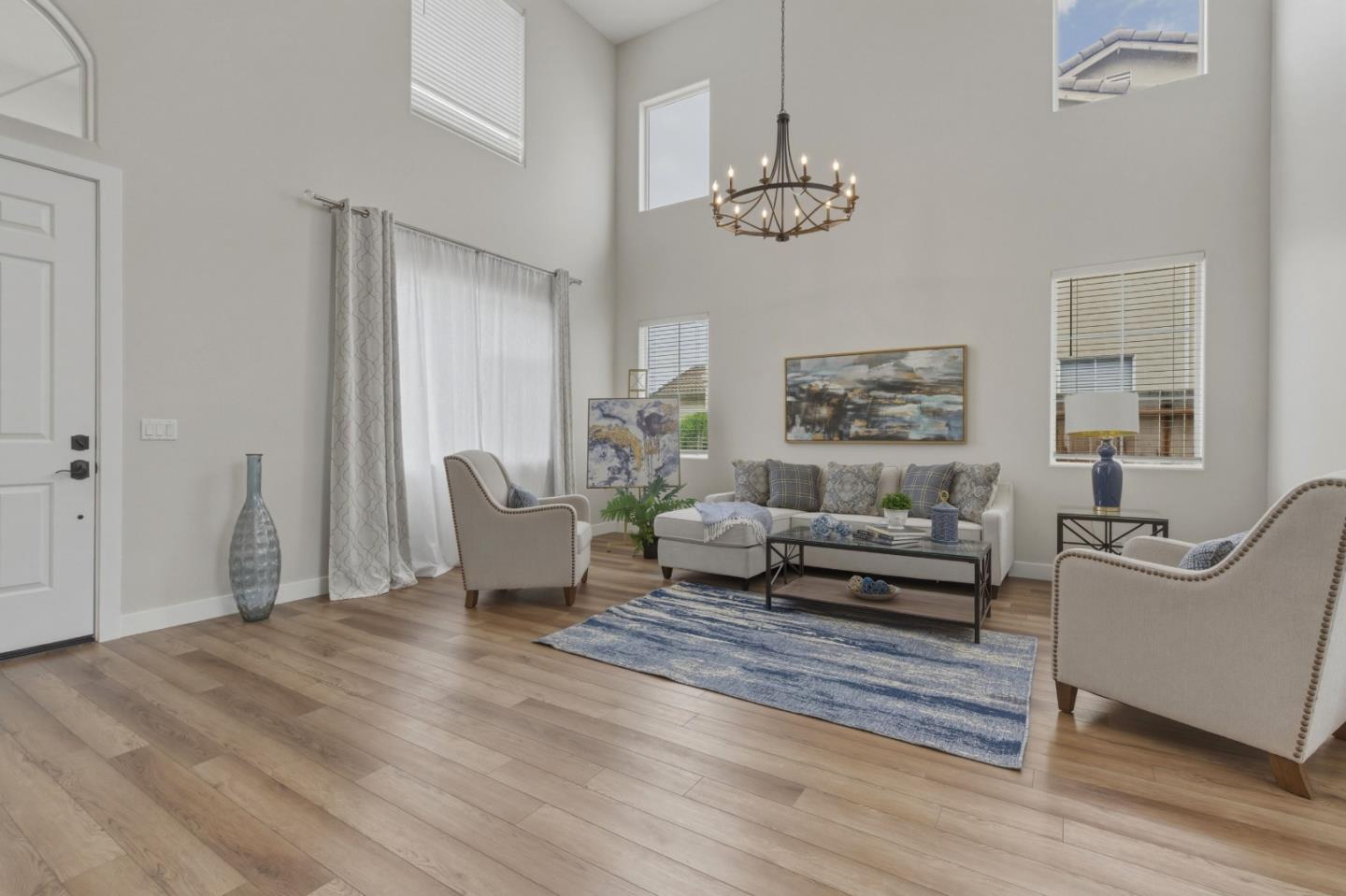 Detail Gallery Image 11 of 44 For 2031 Serene Dr, Hollister,  CA 95023 - 4 Beds | 3 Baths