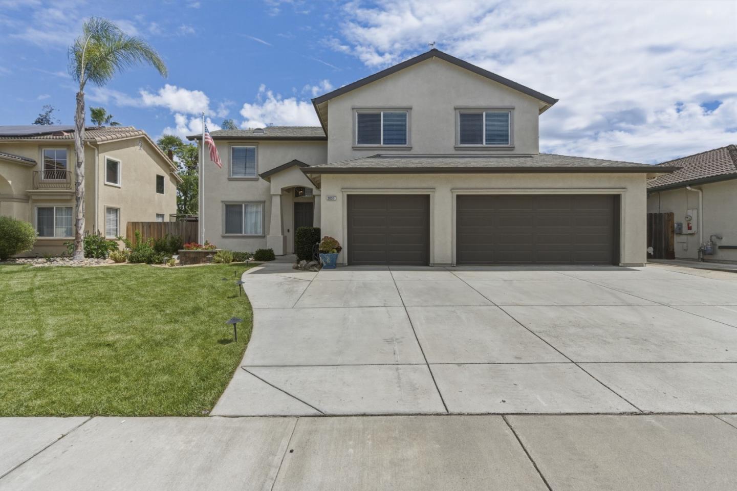 Detail Gallery Image 2 of 44 For 2031 Serene Dr, Hollister,  CA 95023 - 4 Beds | 3 Baths