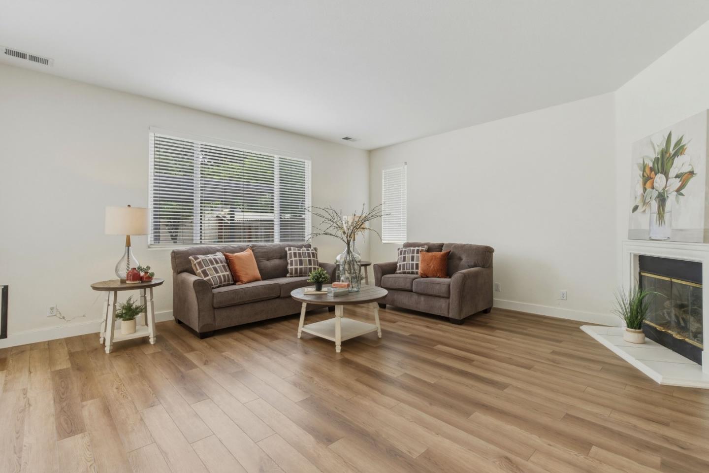 Detail Gallery Image 22 of 44 For 2031 Serene Dr, Hollister,  CA 95023 - 4 Beds | 3 Baths