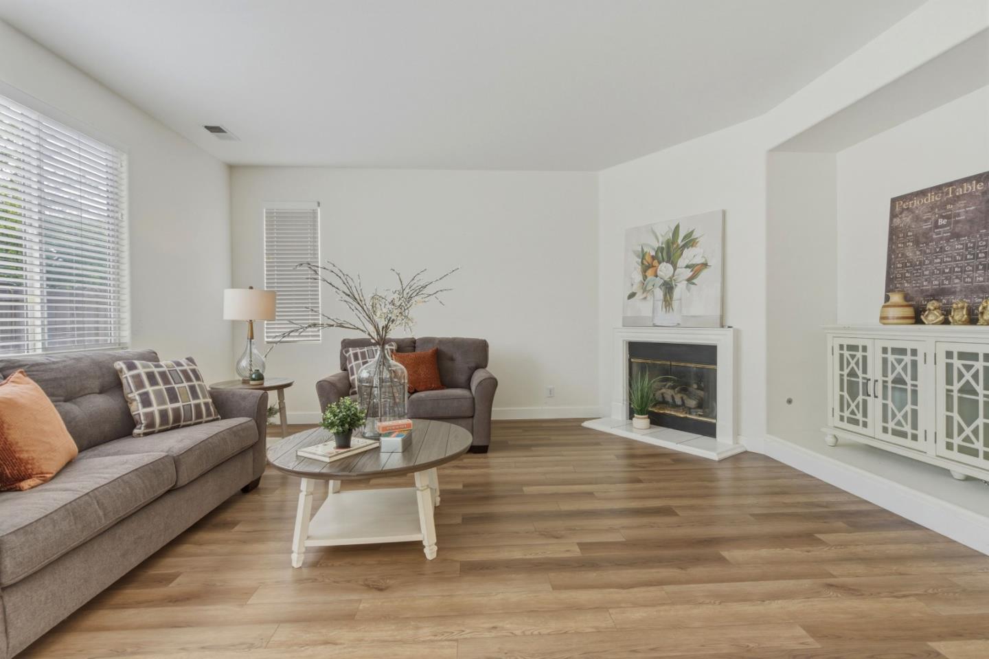 Detail Gallery Image 23 of 44 For 2031 Serene Dr, Hollister,  CA 95023 - 4 Beds | 3 Baths