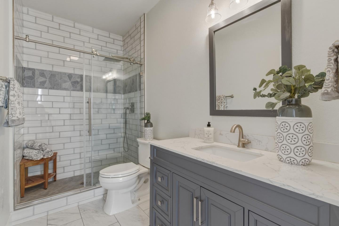 Detail Gallery Image 24 of 44 For 2031 Serene Dr, Hollister,  CA 95023 - 4 Beds | 3 Baths