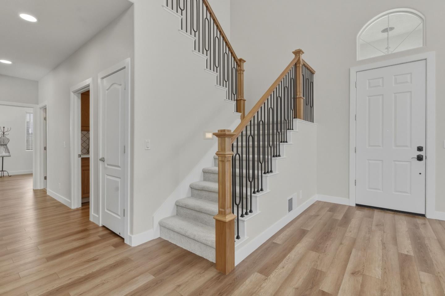 Detail Gallery Image 28 of 44 For 2031 Serene Dr, Hollister,  CA 95023 - 4 Beds | 3 Baths