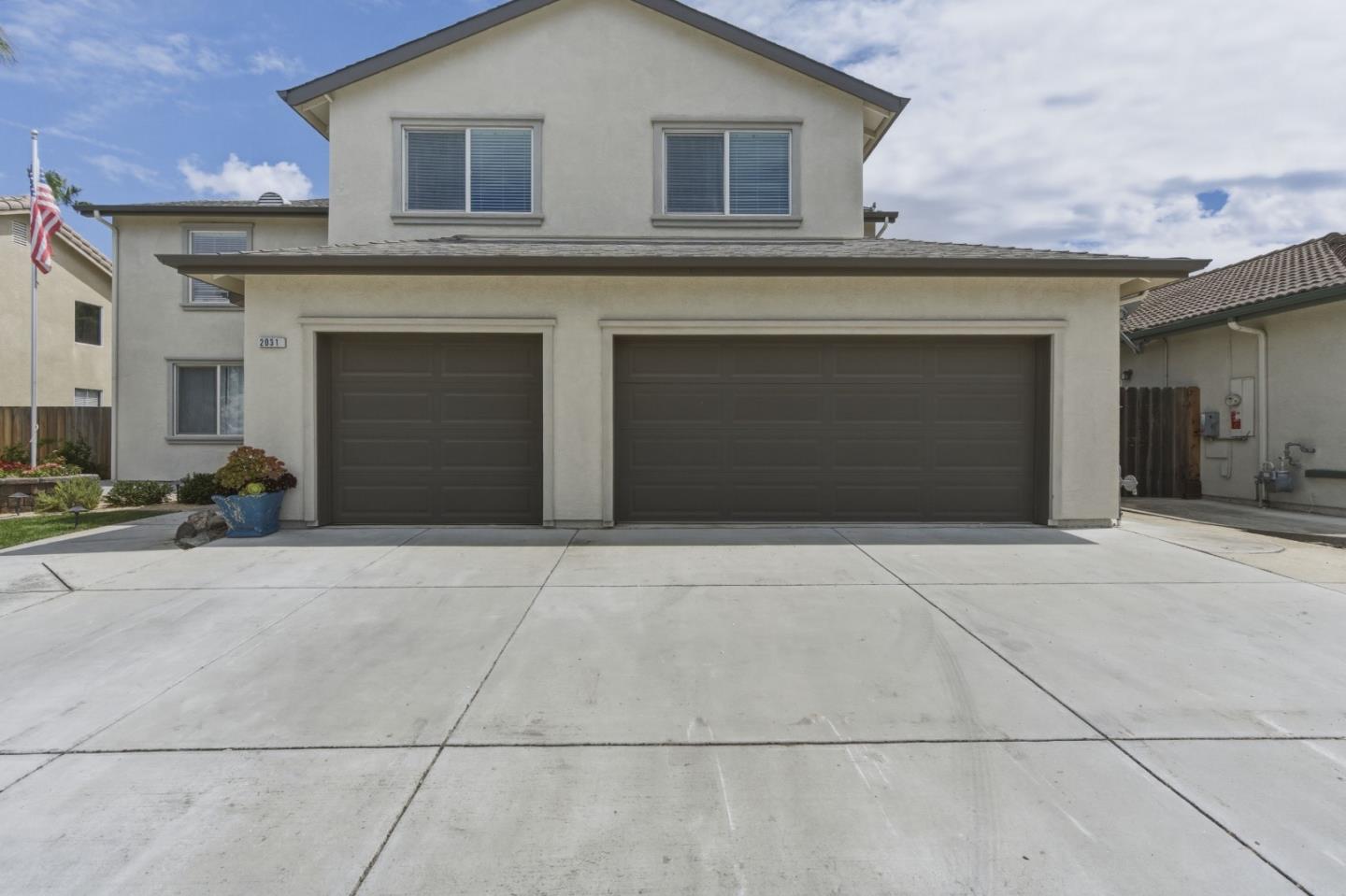 Detail Gallery Image 3 of 44 For 2031 Serene Dr, Hollister,  CA 95023 - 4 Beds | 3 Baths