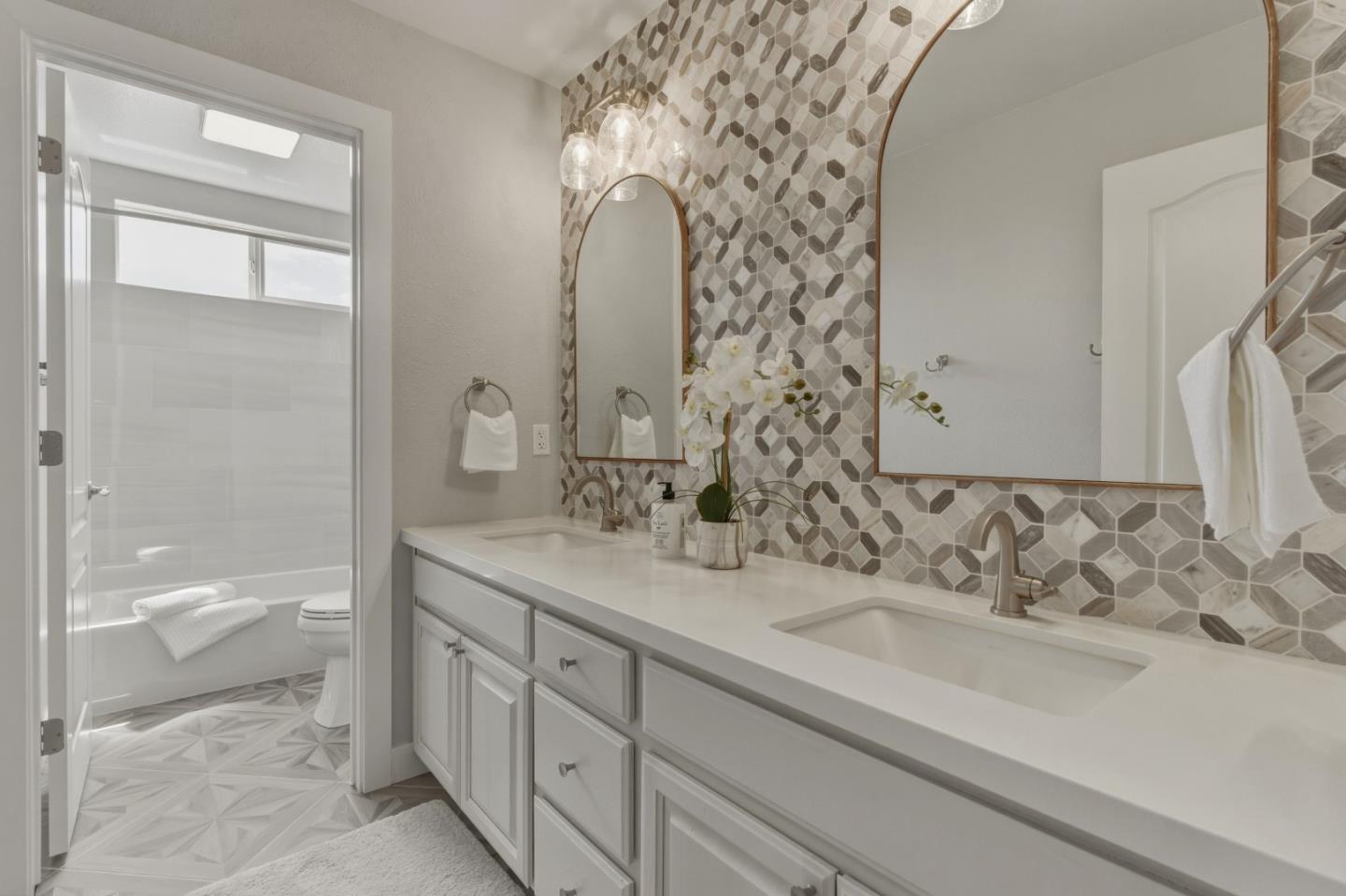 Detail Gallery Image 40 of 44 For 2031 Serene Dr, Hollister,  CA 95023 - 4 Beds | 3 Baths