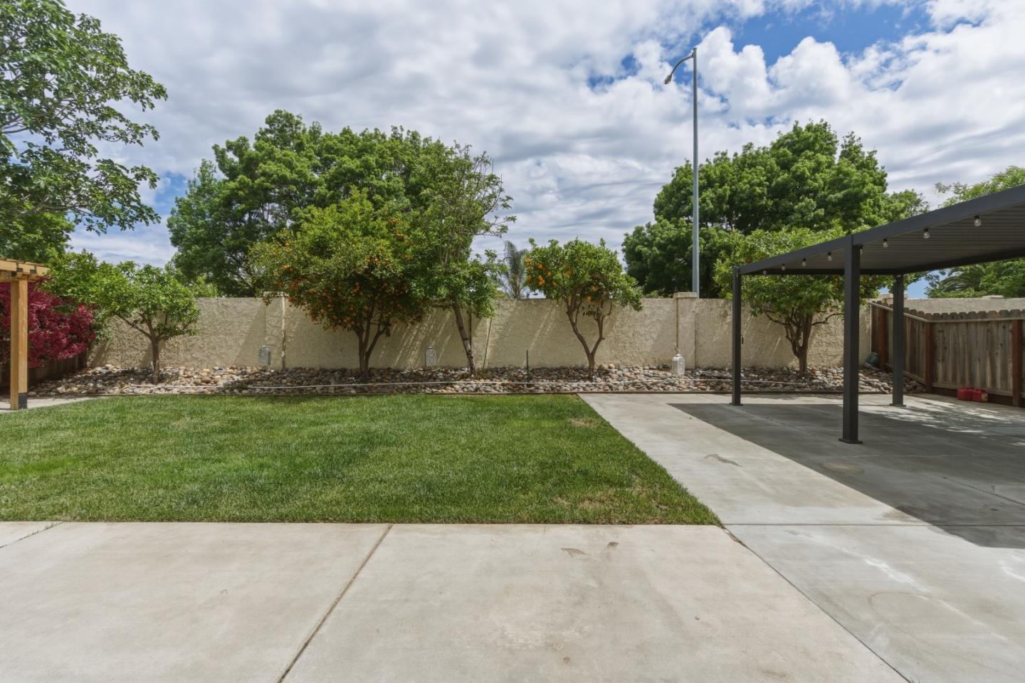 Detail Gallery Image 41 of 44 For 2031 Serene Dr, Hollister,  CA 95023 - 4 Beds | 3 Baths