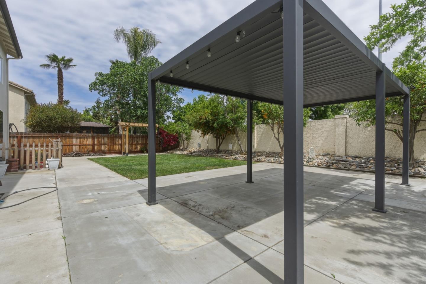 Detail Gallery Image 43 of 44 For 2031 Serene Dr, Hollister,  CA 95023 - 4 Beds | 3 Baths