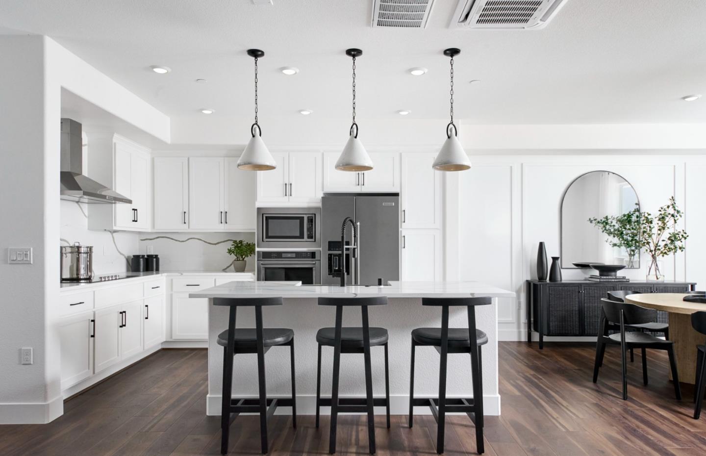 Front Image Thumbnail for ML82041628