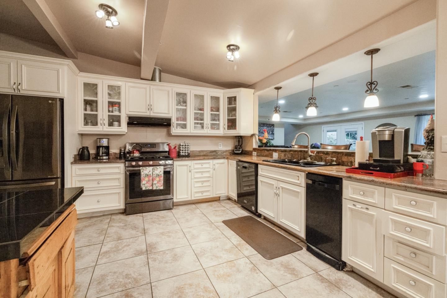 Detail Gallery Image 13 of 37 For 18171 Berta Canyon Rd, Salinas,  CA 93907 - 3 Beds | 3/1 Baths