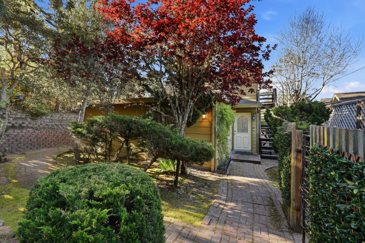 Detail Gallery Image 5 of 48 For 24776 Cabrillo St, Carmel,  CA 93923 - 5 Beds | 3/1 Baths