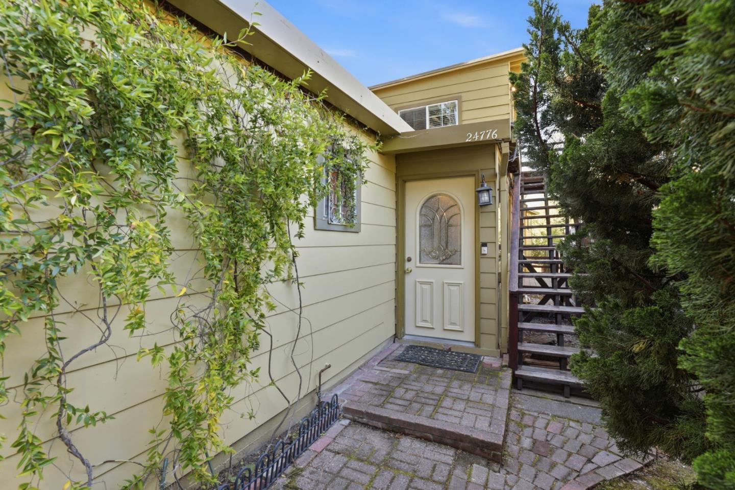 Detail Gallery Image 6 of 48 For 24776 Cabrillo St, Carmel,  CA 93923 - 5 Beds | 3/1 Baths