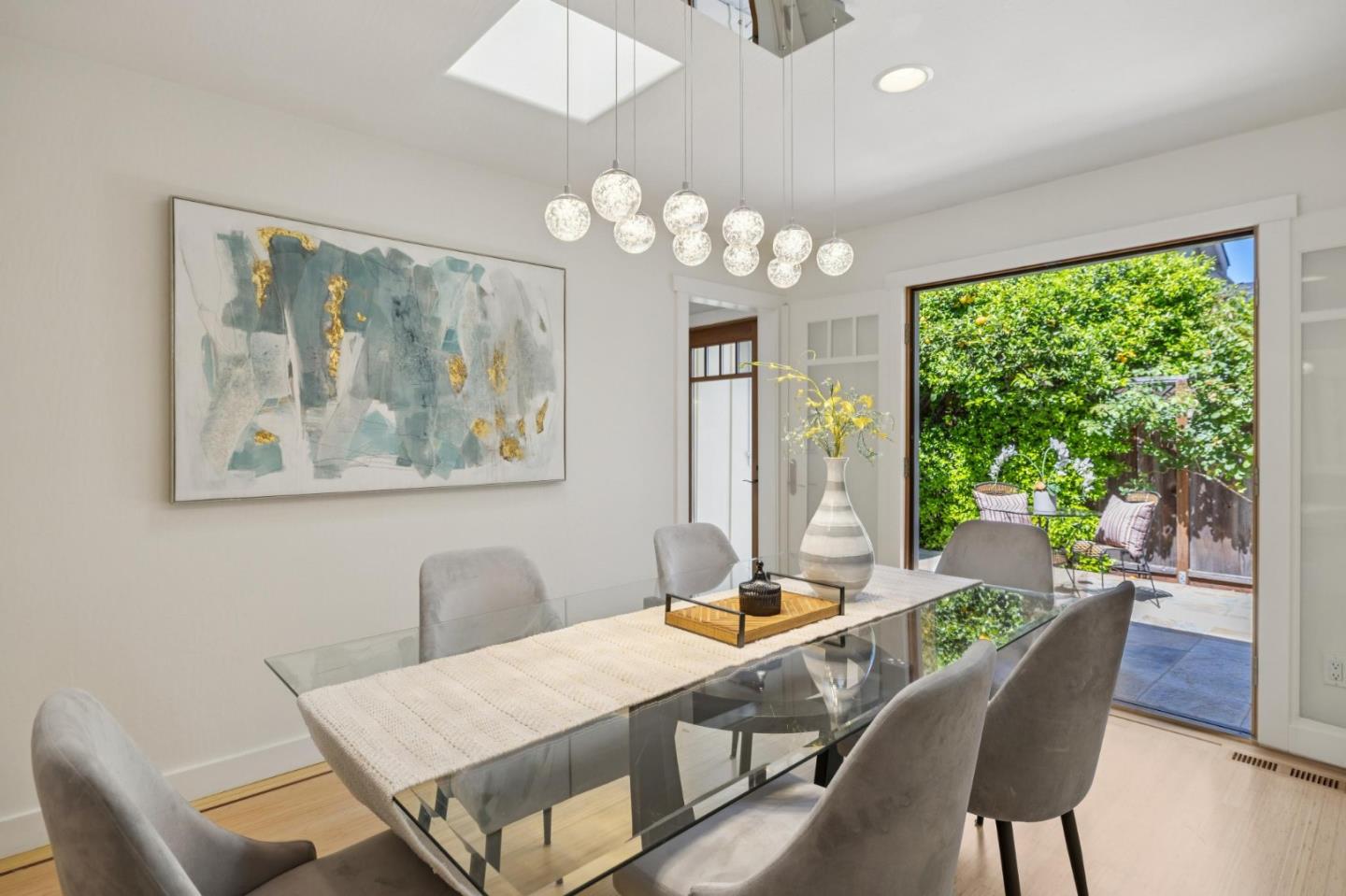 Detail Gallery Image 12 of 62 For 440 Gilbert Ave, Menlo Park,  CA 94025 - 4 Beds | 3/1 Baths