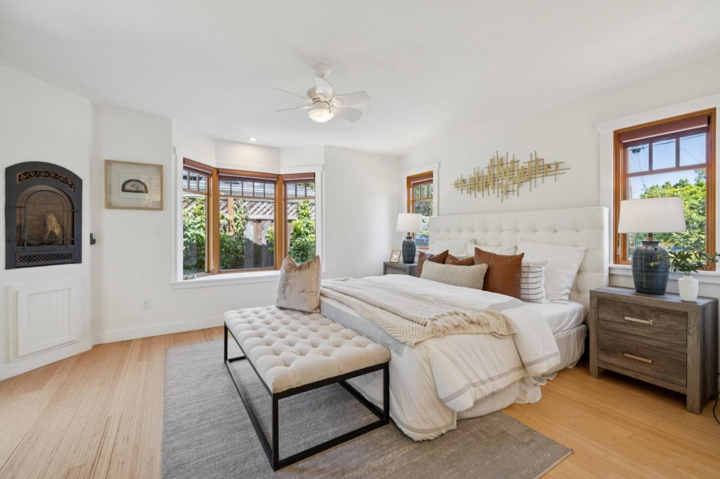 Detail Gallery Image 24 of 62 For 440 Gilbert Ave, Menlo Park,  CA 94025 - 4 Beds | 3/1 Baths