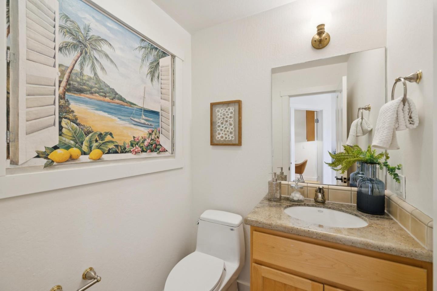 Detail Gallery Image 32 of 62 For 440 Gilbert Ave, Menlo Park,  CA 94025 - 4 Beds | 3/1 Baths