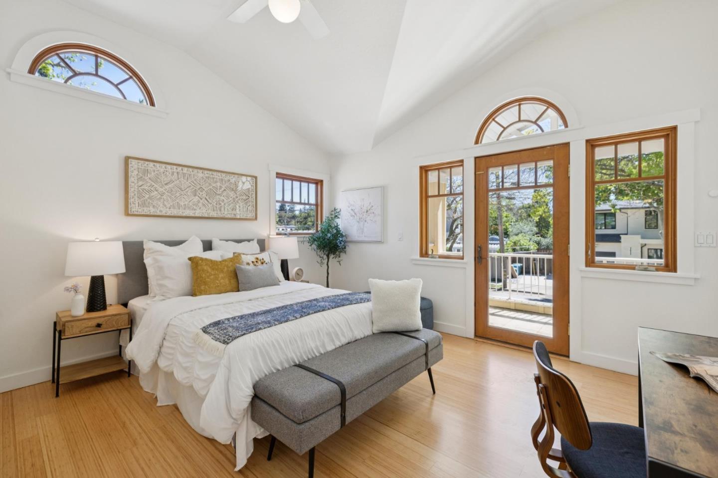 Detail Gallery Image 34 of 62 For 440 Gilbert Ave, Menlo Park,  CA 94025 - 4 Beds | 3/1 Baths