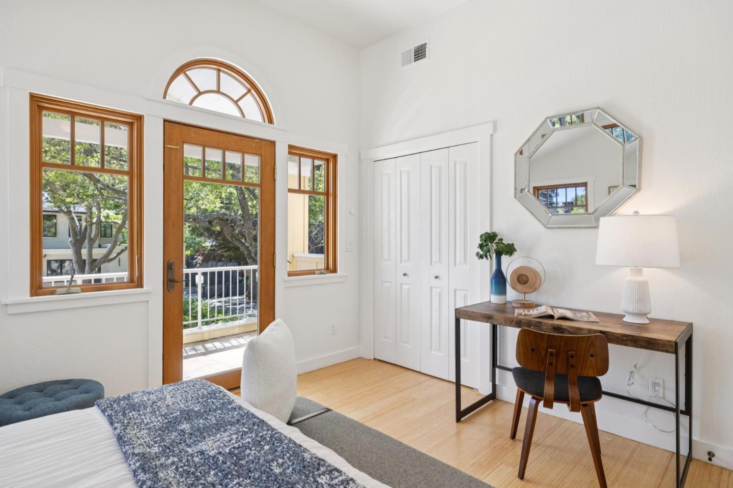 Detail Gallery Image 35 of 62 For 440 Gilbert Ave, Menlo Park,  CA 94025 - 4 Beds | 3/1 Baths