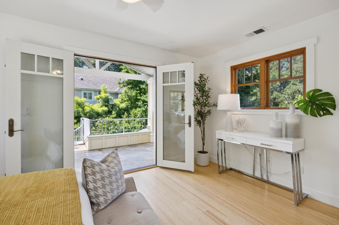 Detail Gallery Image 40 of 62 For 440 Gilbert Ave, Menlo Park,  CA 94025 - 4 Beds | 3/1 Baths