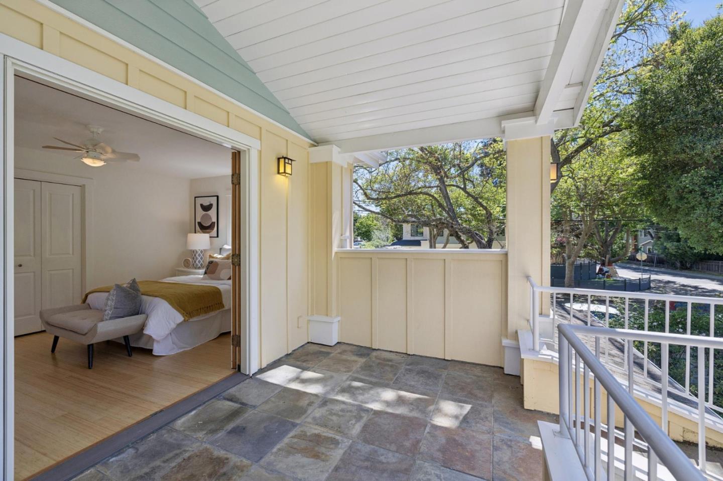 Detail Gallery Image 41 of 62 For 440 Gilbert Ave, Menlo Park,  CA 94025 - 4 Beds | 3/1 Baths