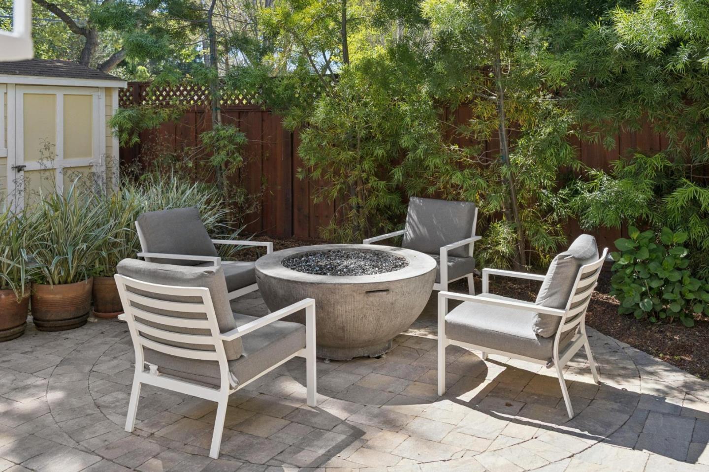 Detail Gallery Image 50 of 62 For 440 Gilbert Ave, Menlo Park,  CA 94025 - 4 Beds | 3/1 Baths