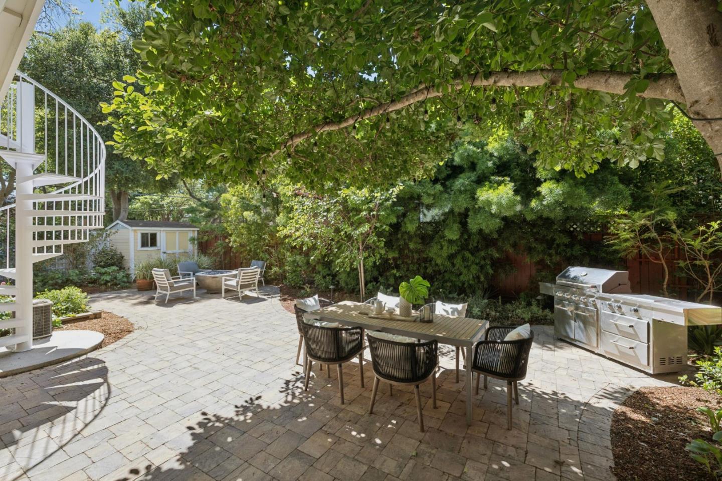 Detail Gallery Image 53 of 62 For 440 Gilbert Ave, Menlo Park,  CA 94025 - 4 Beds | 3/1 Baths