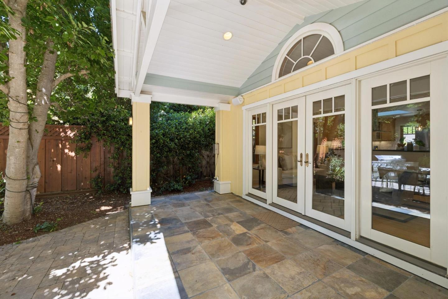 Detail Gallery Image 54 of 62 For 440 Gilbert Ave, Menlo Park,  CA 94025 - 4 Beds | 3/1 Baths