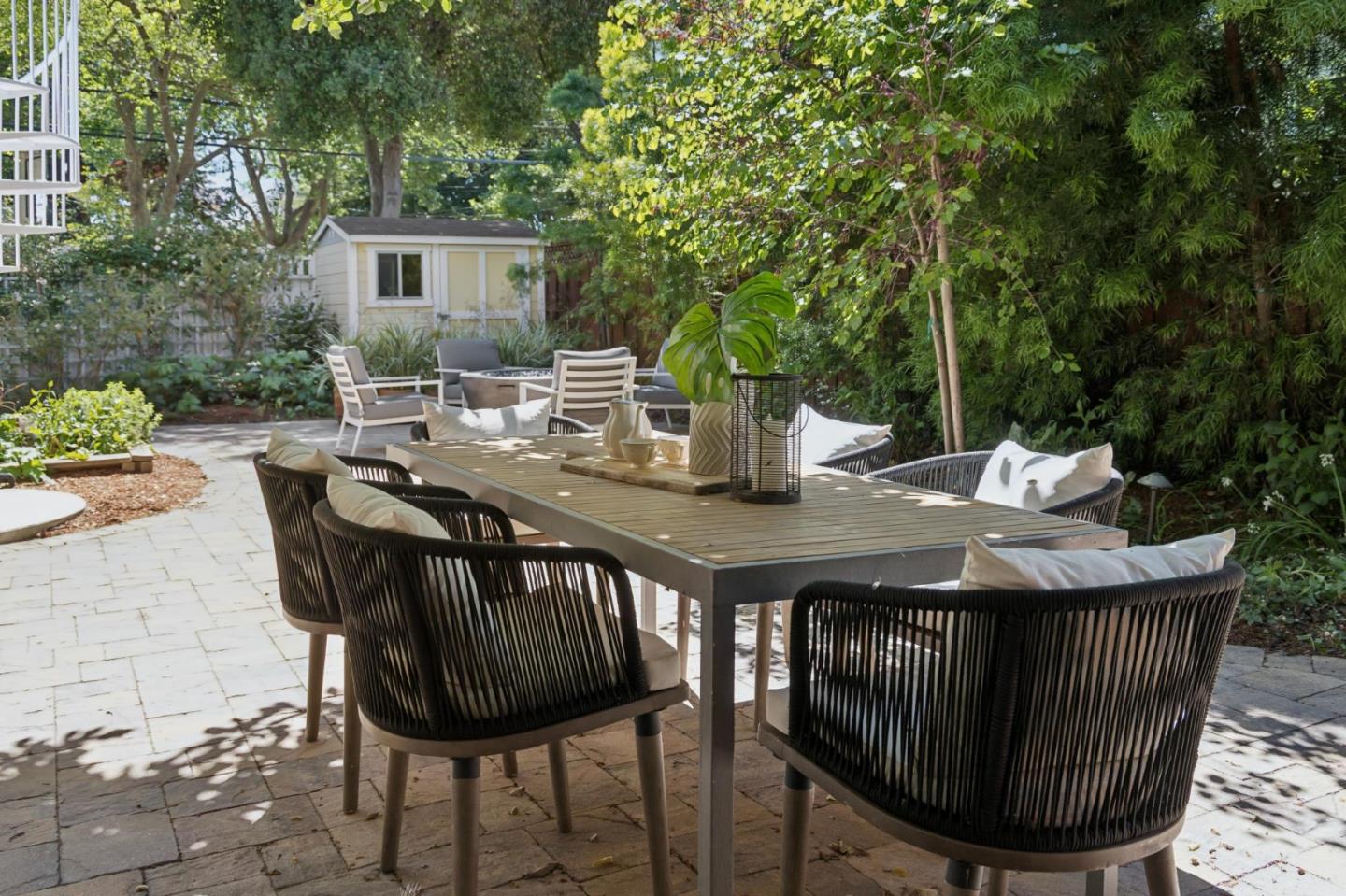 Detail Gallery Image 55 of 62 For 440 Gilbert Ave, Menlo Park,  CA 94025 - 4 Beds | 3/1 Baths