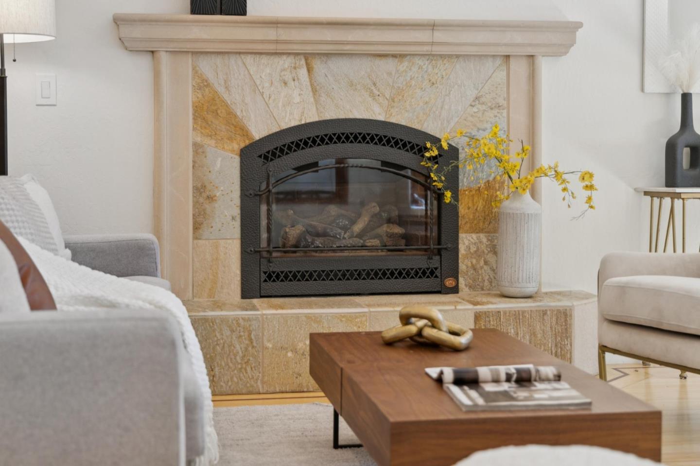 Detail Gallery Image 8 of 62 For 440 Gilbert Ave, Menlo Park,  CA 94025 - 4 Beds | 3/1 Baths