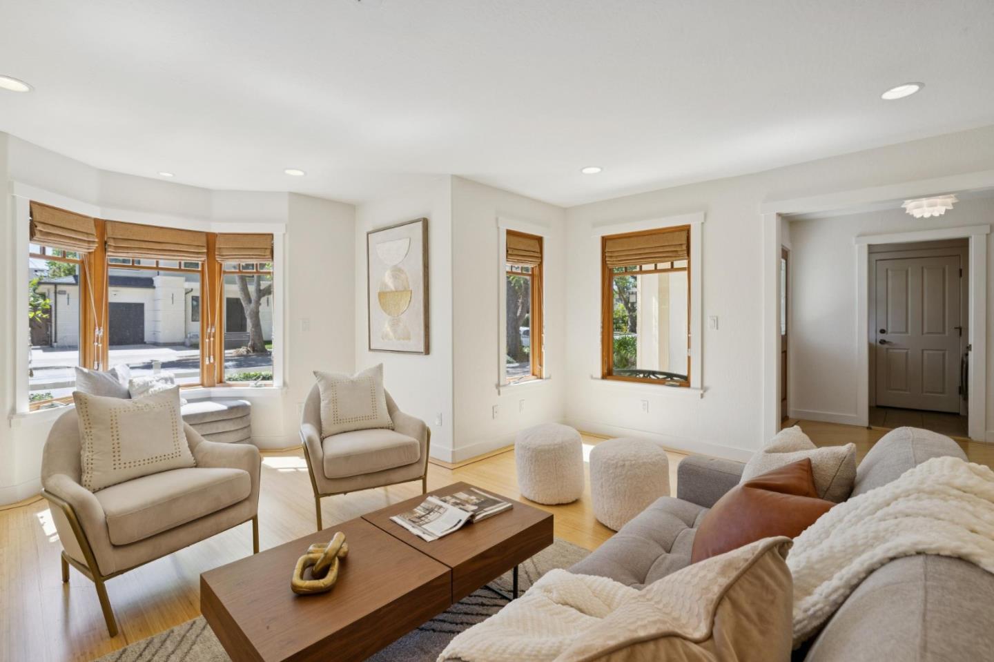 Detail Gallery Image 9 of 62 For 440 Gilbert Ave, Menlo Park,  CA 94025 - 4 Beds | 3/1 Baths