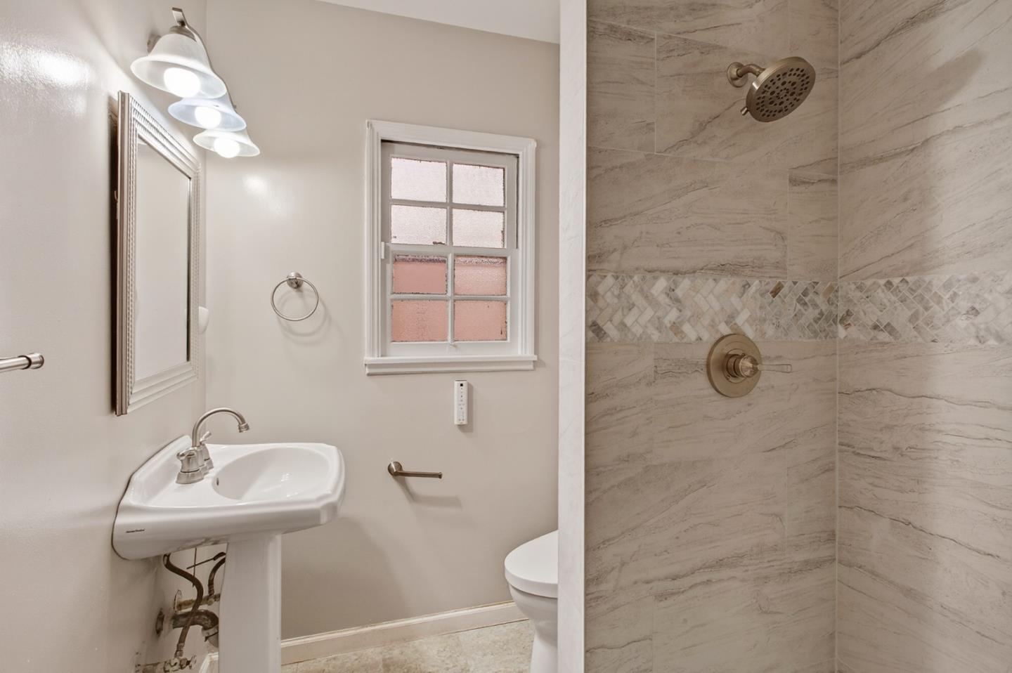 Detail Gallery Image 16 of 22 For 234 E Hedding St, San Jose,  CA 95112 - 3 Beds | 2 Baths